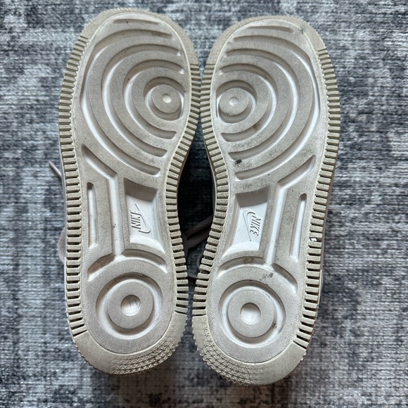 Nike Platform - Picture 4 of 5